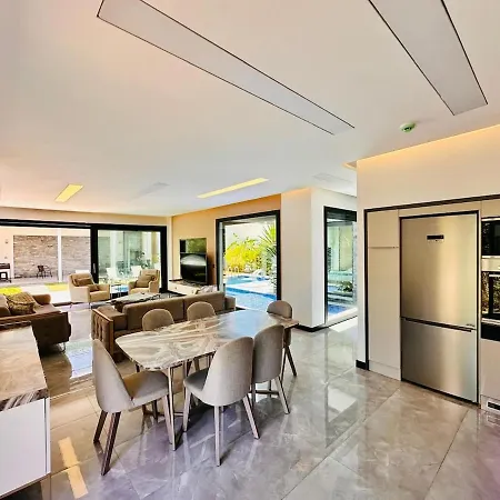 Vila Luxury Swan 5 With Private Pool