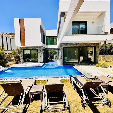 Luxury Swan 5 With Private Pool *