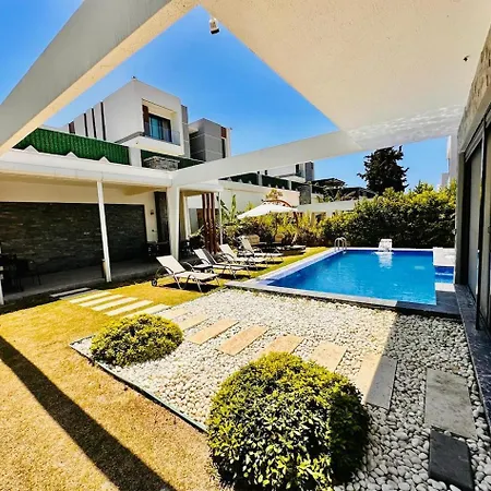 Luxury Swan 5 With Private Pool *