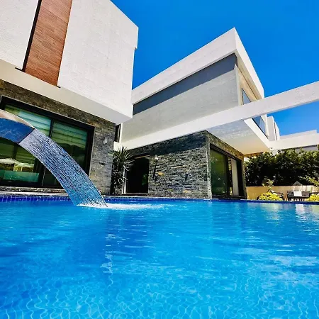 Luxury Swan 5 With Private Pool Willa