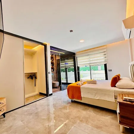 Luxury Swan 5 With Private Pool Willa