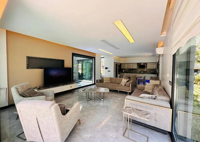 Luxury Swan 5 With Private Pool